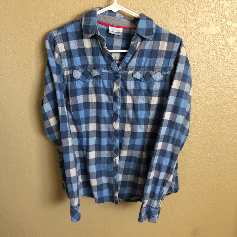 Columbia blue flannel size Medium!! Pretty colors!